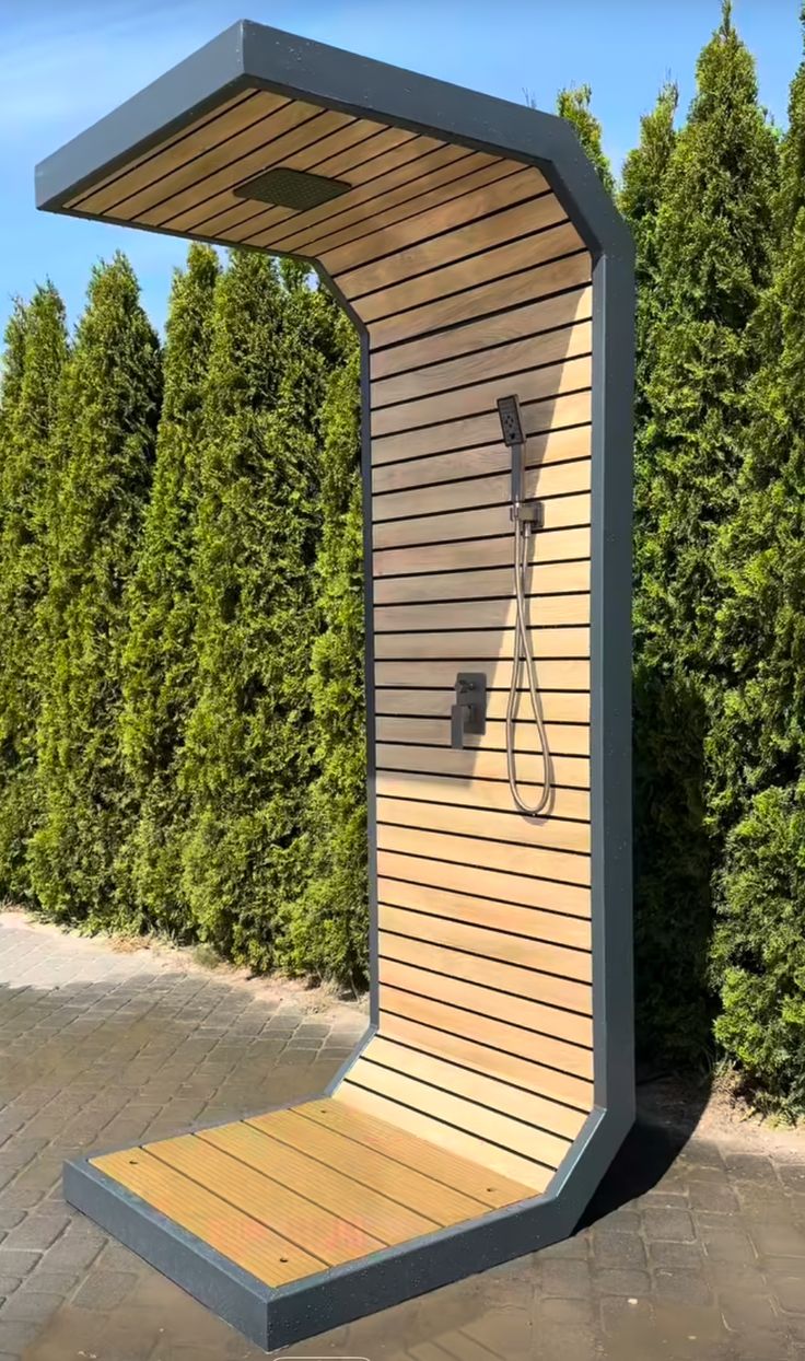 Douche extérieure à lames
